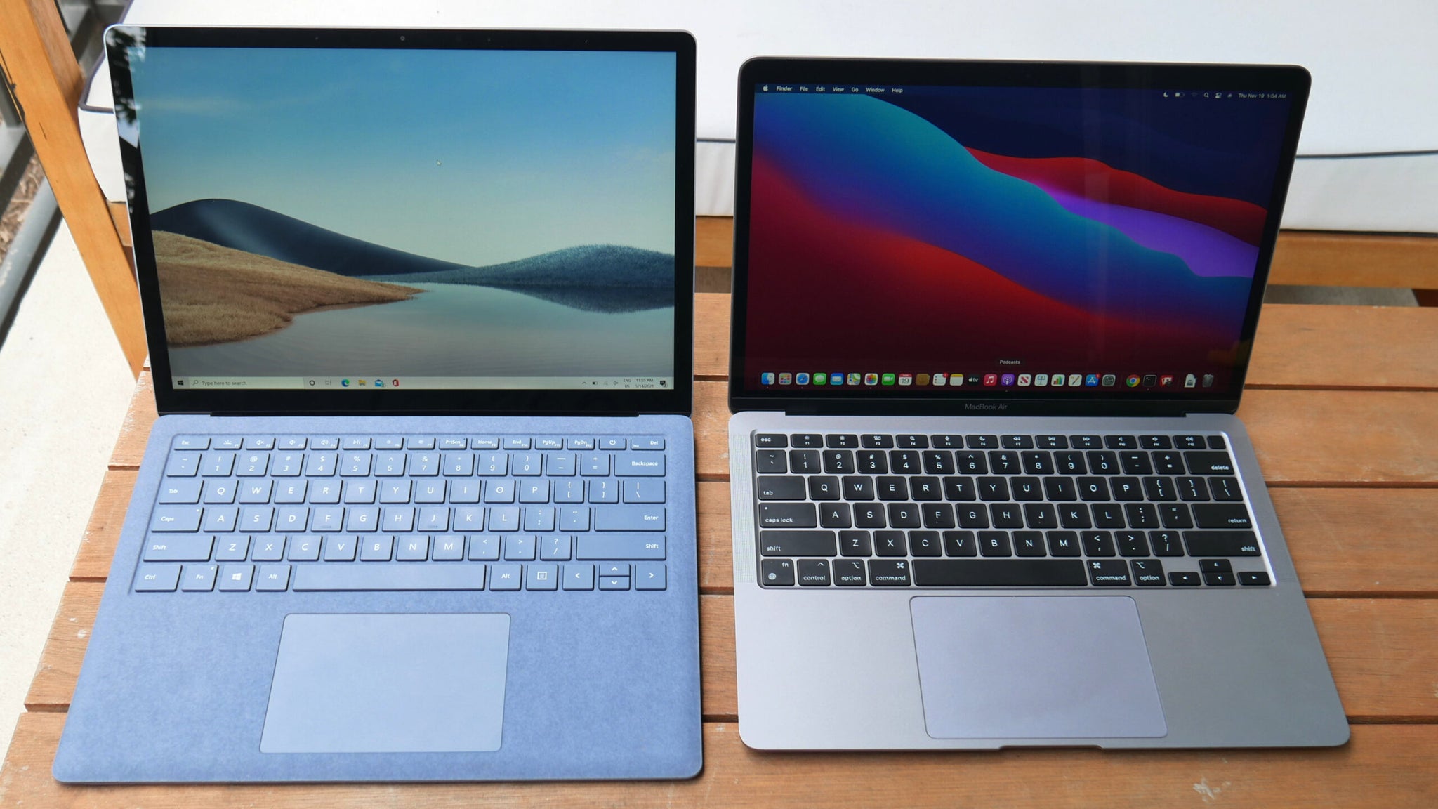 apple macbook air vs microsoft surface: What’s the Difference in 2023?